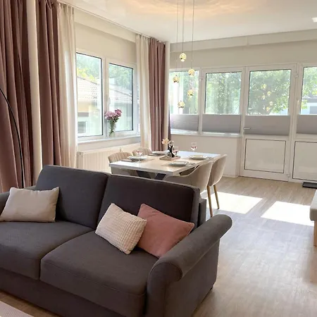Ferienhaus Zentrale Ruheoase Mit Terrasse